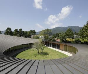 Sengokubara residence by Shigeru Ban. 