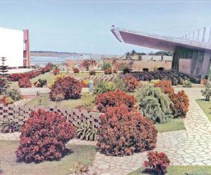 The Cine Flamingo designed by Portuguese-born architect Francisco Castro Rodrigues.