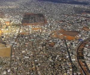 Senegal aims to ease congestion by building a new city. Image: http://www.crisan.ro/