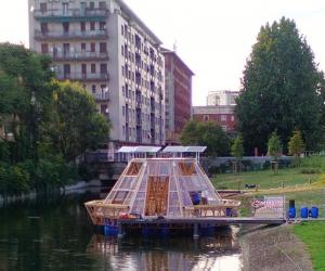 Italian think tank Pnat have designed modular, floating green houses called JellyFish Barges that could help solve food security problems