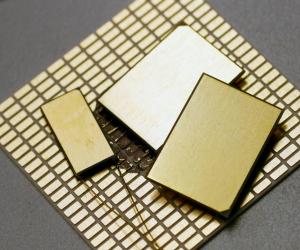 Phononic semiconductors
