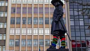 Yarn bombing in Cape Town by Isabeau Joubert. 