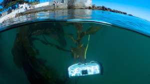 This nifty underwater explorer is light, and low-cost. 