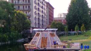 Italian think tank Pnat have designed modular, floating green houses called JellyFish Barges that could help solve food security problems