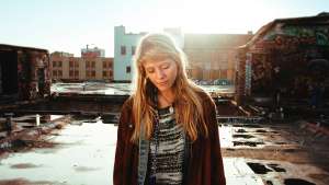 In the last year Alice Phoebe Lou’s musical journey has taken her beyond the German capital, performing on the streets of Austin at SXSW and at TED in London.